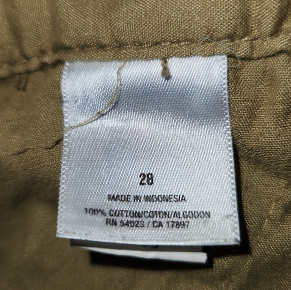 Old Navy Shorts - Size 28 - Picture 5 of 5